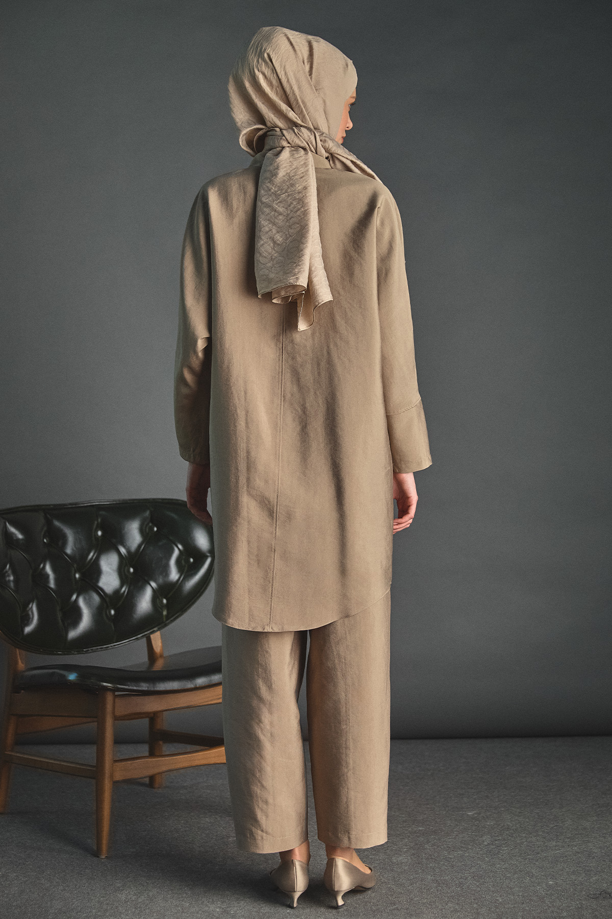 Fular Yakalı Şalvarlı İkili Takım