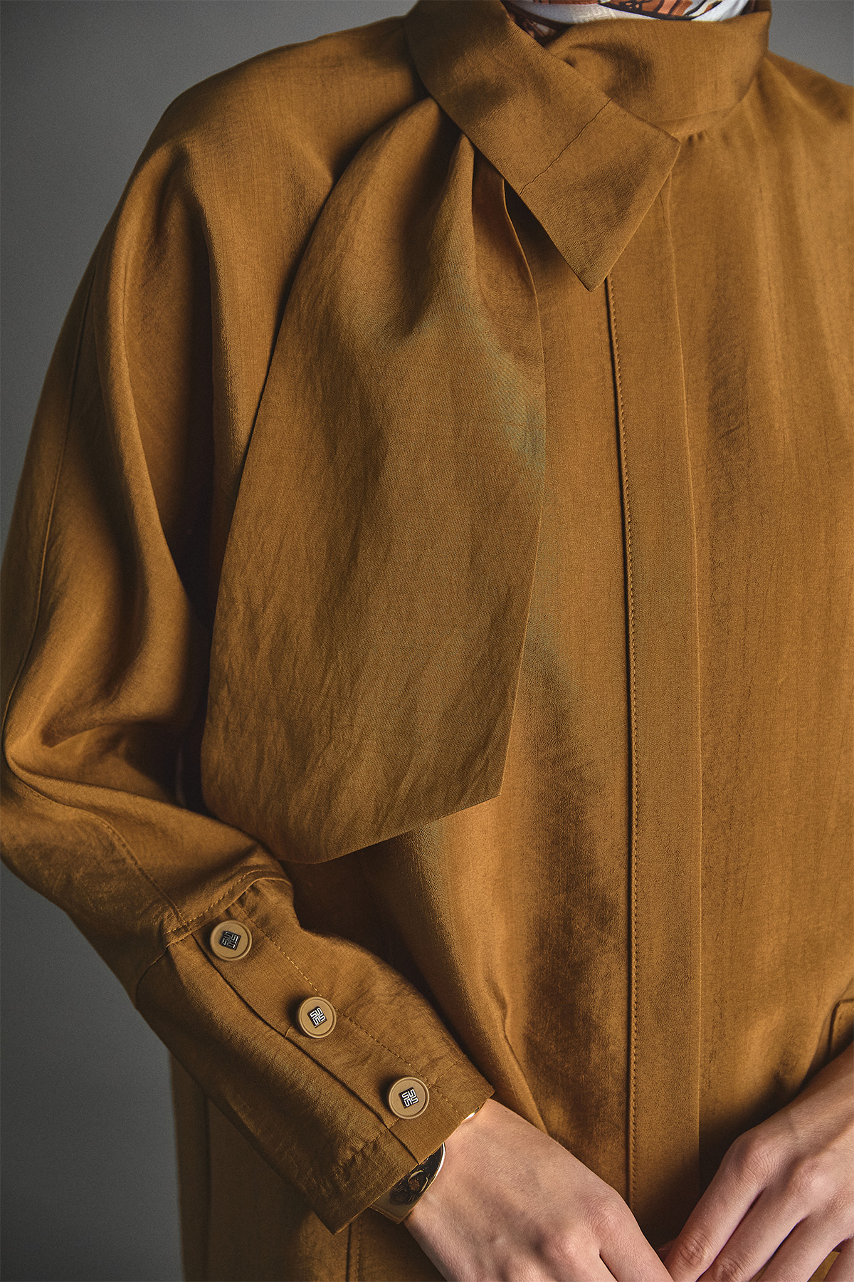 Fular Yakalı Şalvarlı İkili Takım