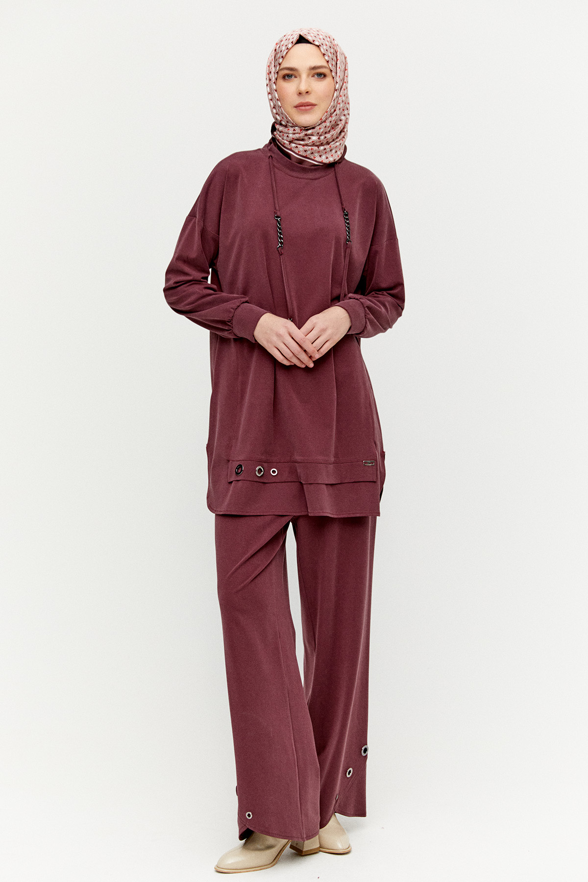 Zincir Detaylı Kuşgözlü İkili Takım