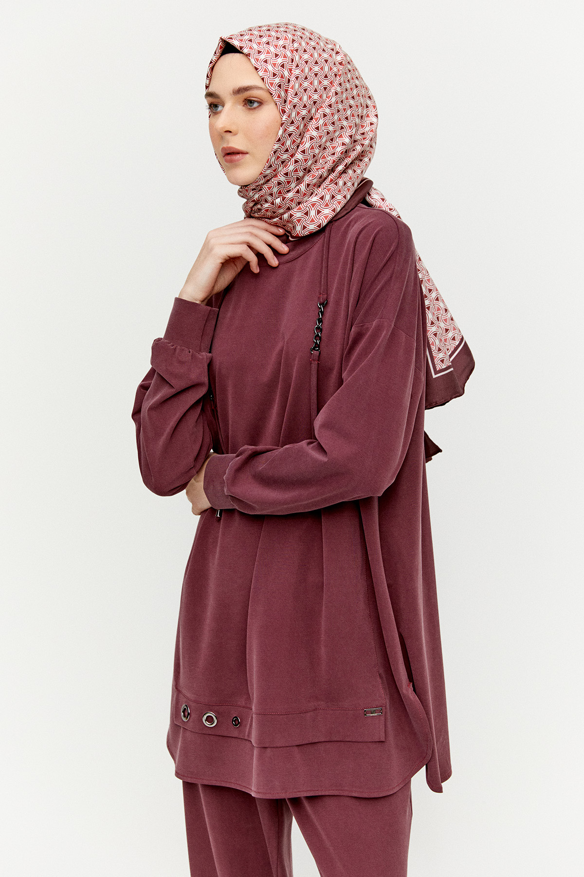 Zincir Detaylı Kuşgözlü İkili Takım