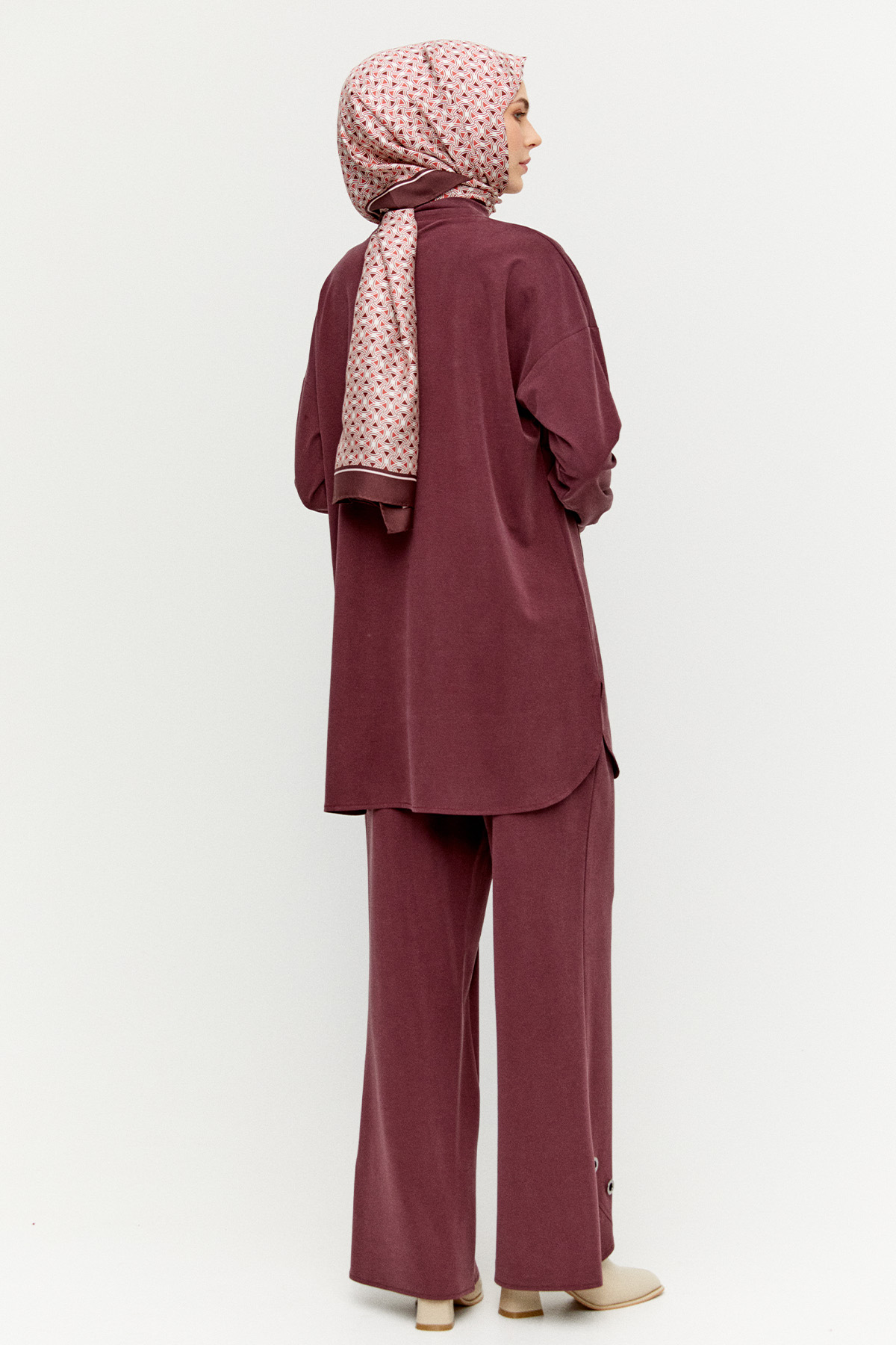 Zincir Detaylı Kuşgözlü İkili Takım