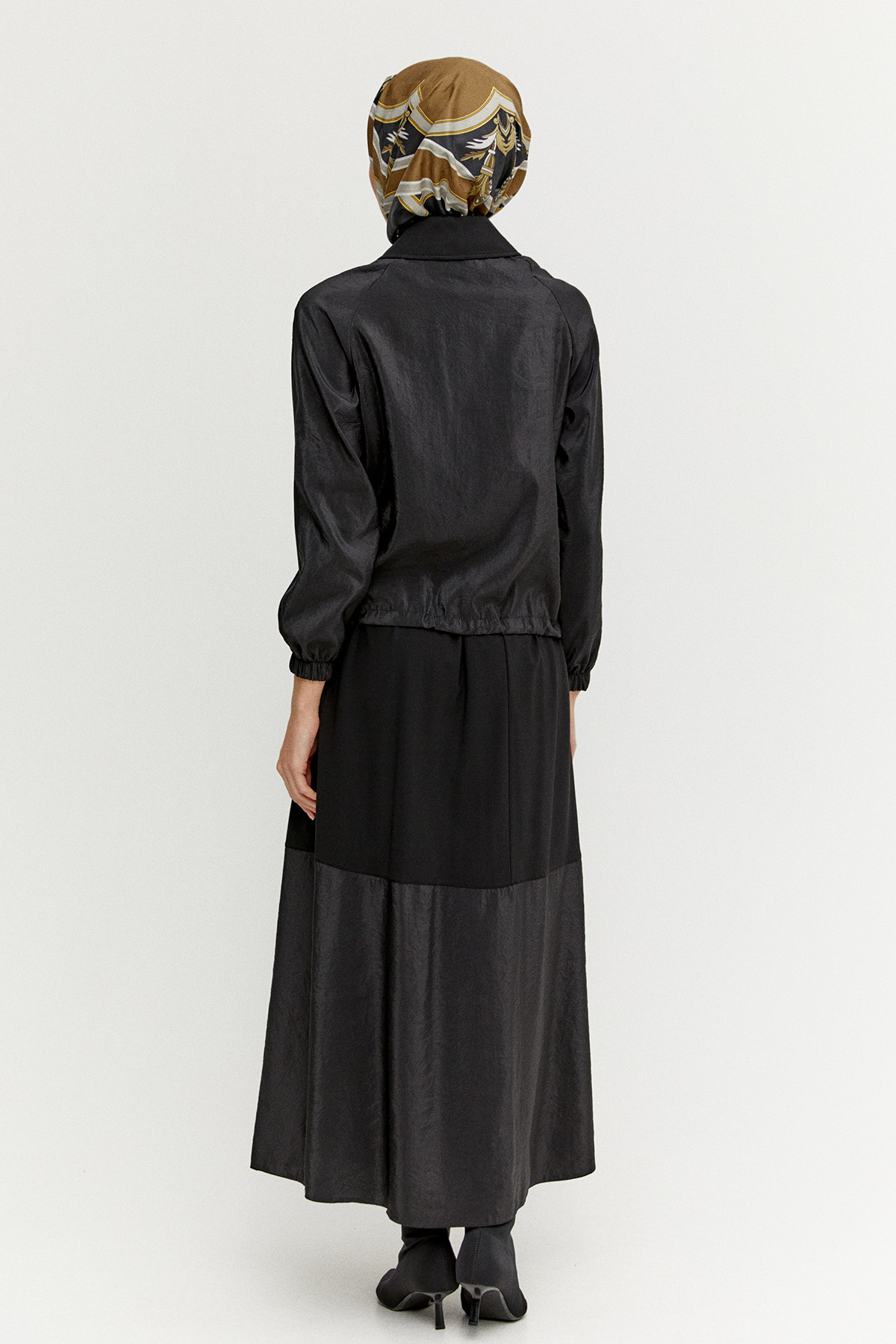 Şömiziye Yaka Çift Kumaş İkili Takım