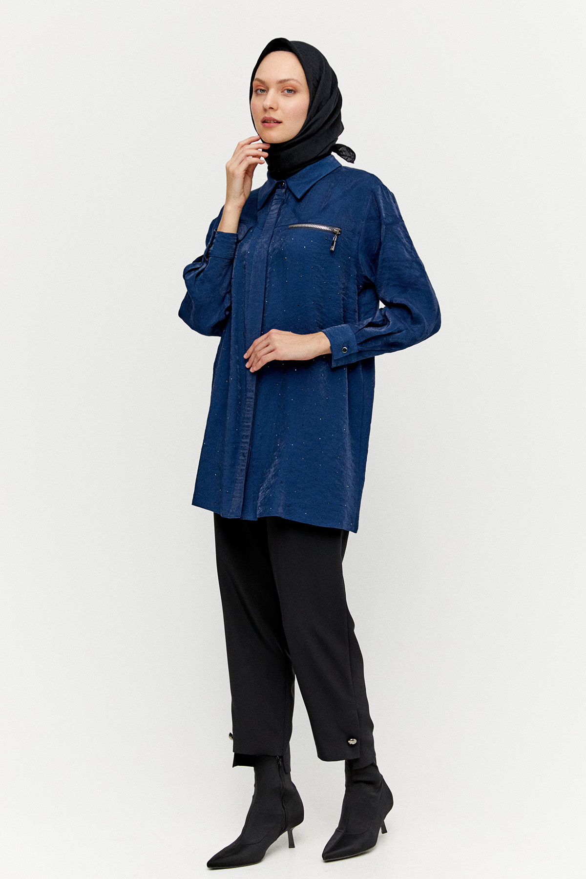 Desenli İlik Düğme Kapamalı Tunik