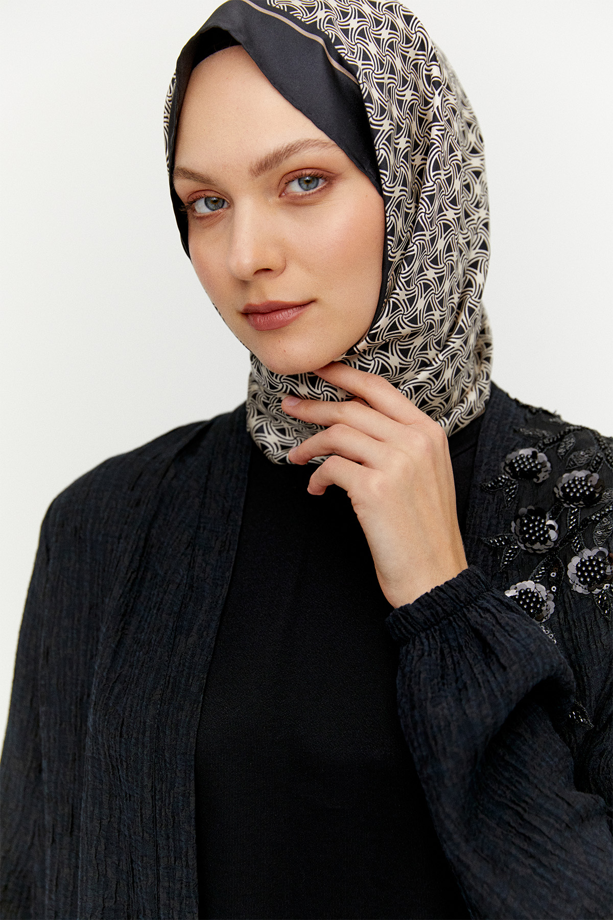 Dokulu Üçlü Takım