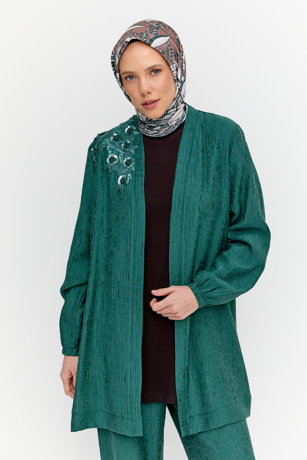 Dokulu Üçlü Takım, Tesettür Giyim