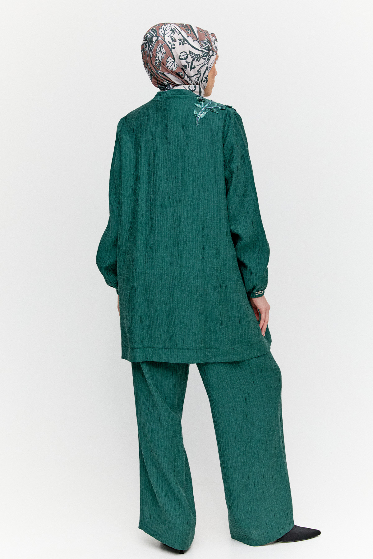 Dokulu Üçlü Takım, Tesettür Giyim