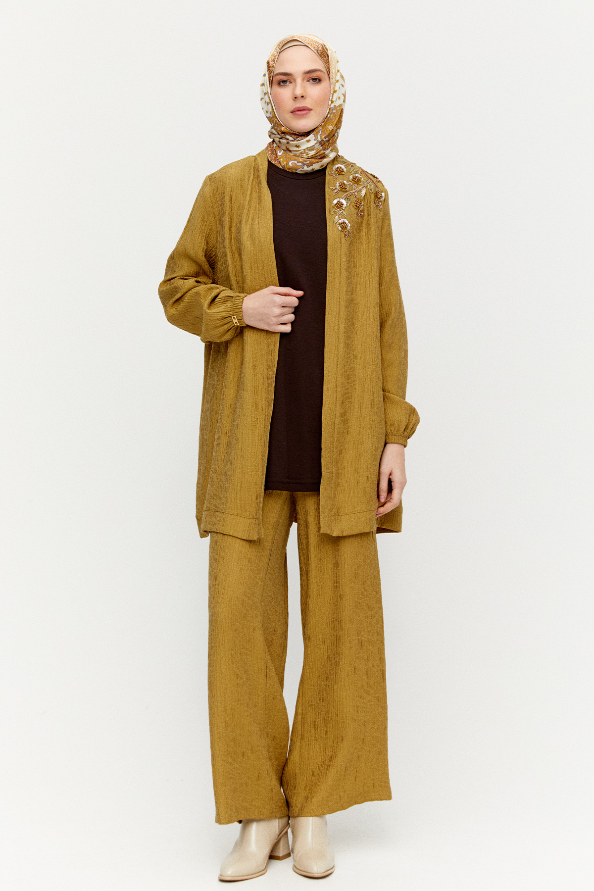 Dokulu Üçlü Takım