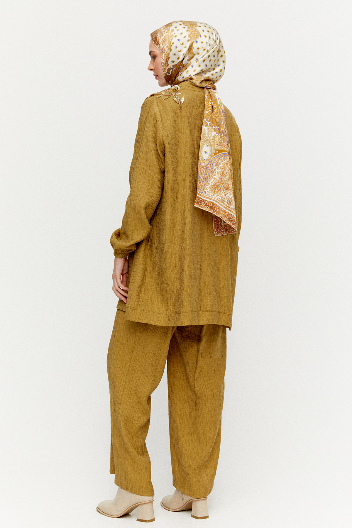 Dokulu Üçlü Takım