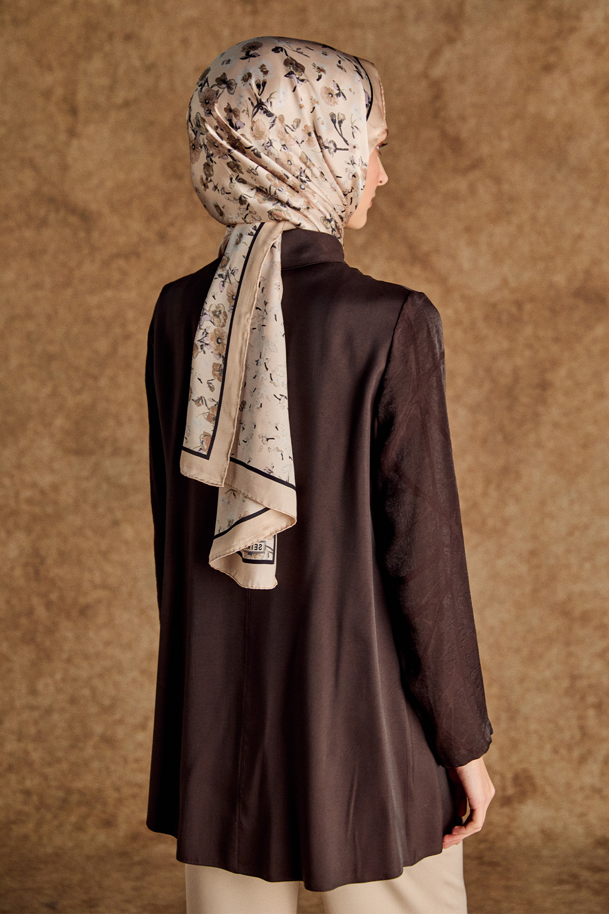 Jakarlı Taş İşlemeli Lyocell Tunik