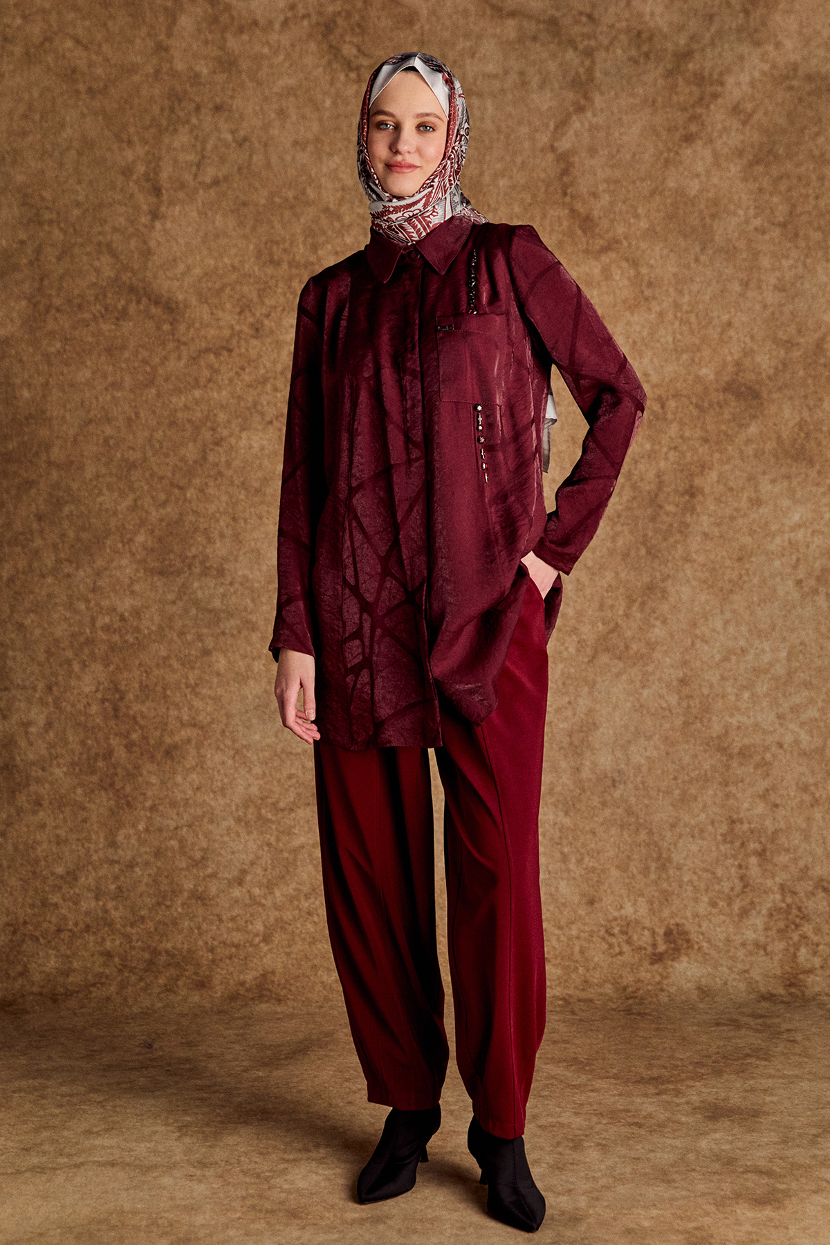 Jakarlı Taş İşlemeli Lyocell Tunik