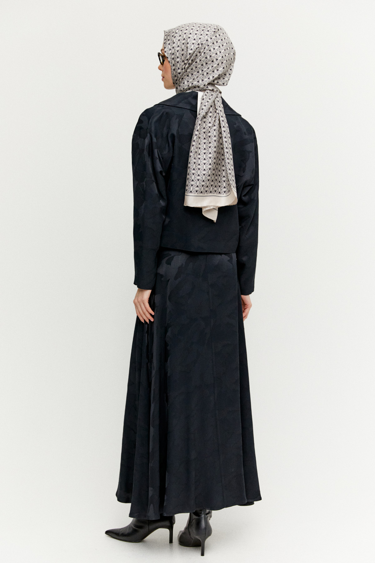 Kruvaze Ceket Çan Etekli Jakarlı Takım