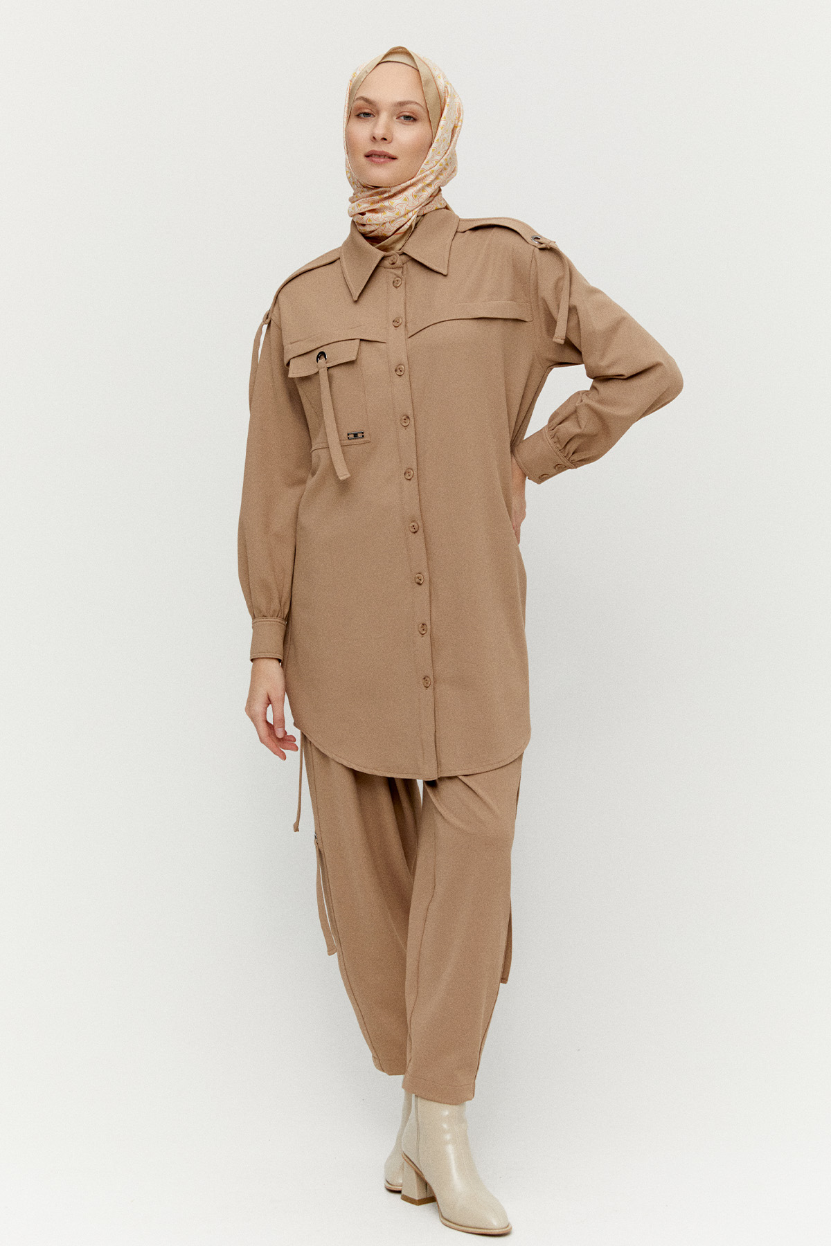 Kuşgözü Detaylı Gömlek Yaka İkili Takım