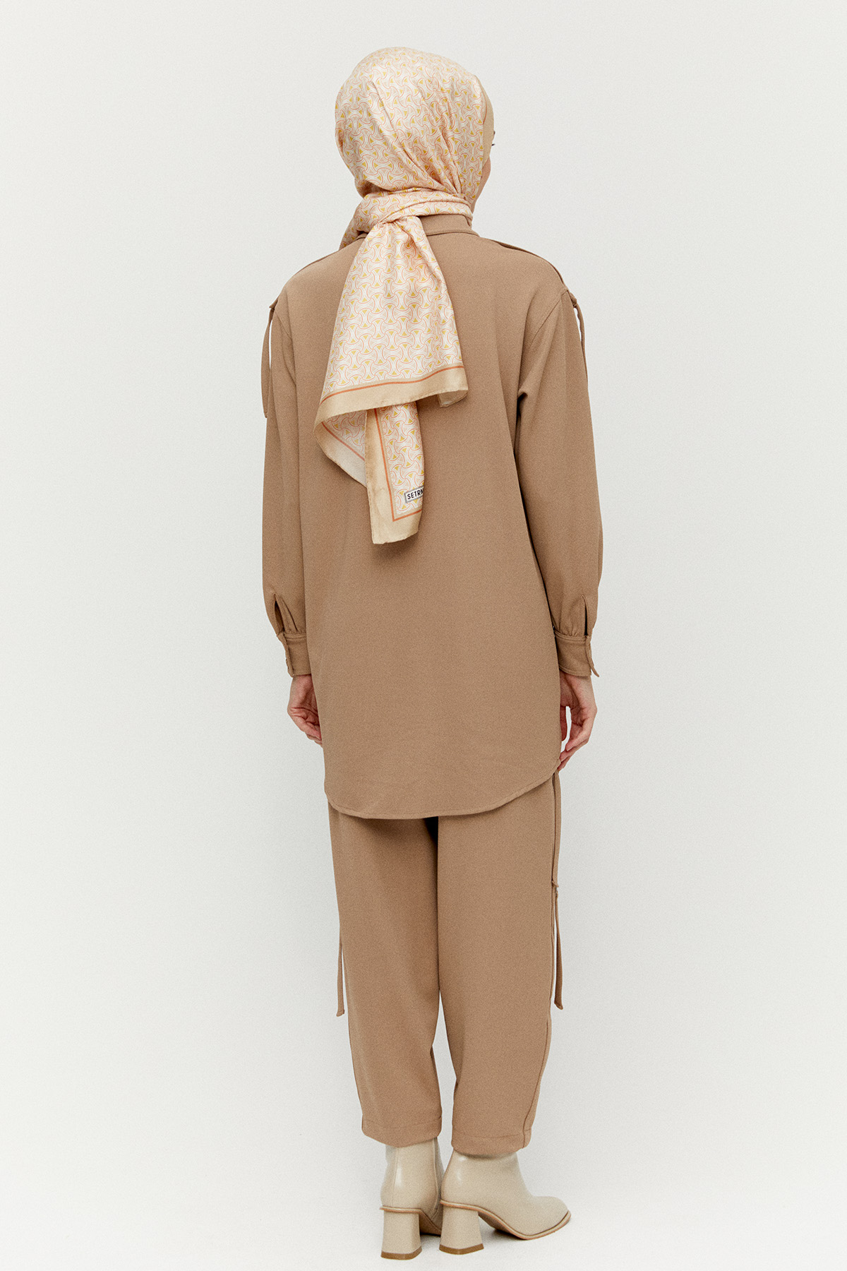 Kuşgözü Detaylı Gömlek Yaka İkili Takım