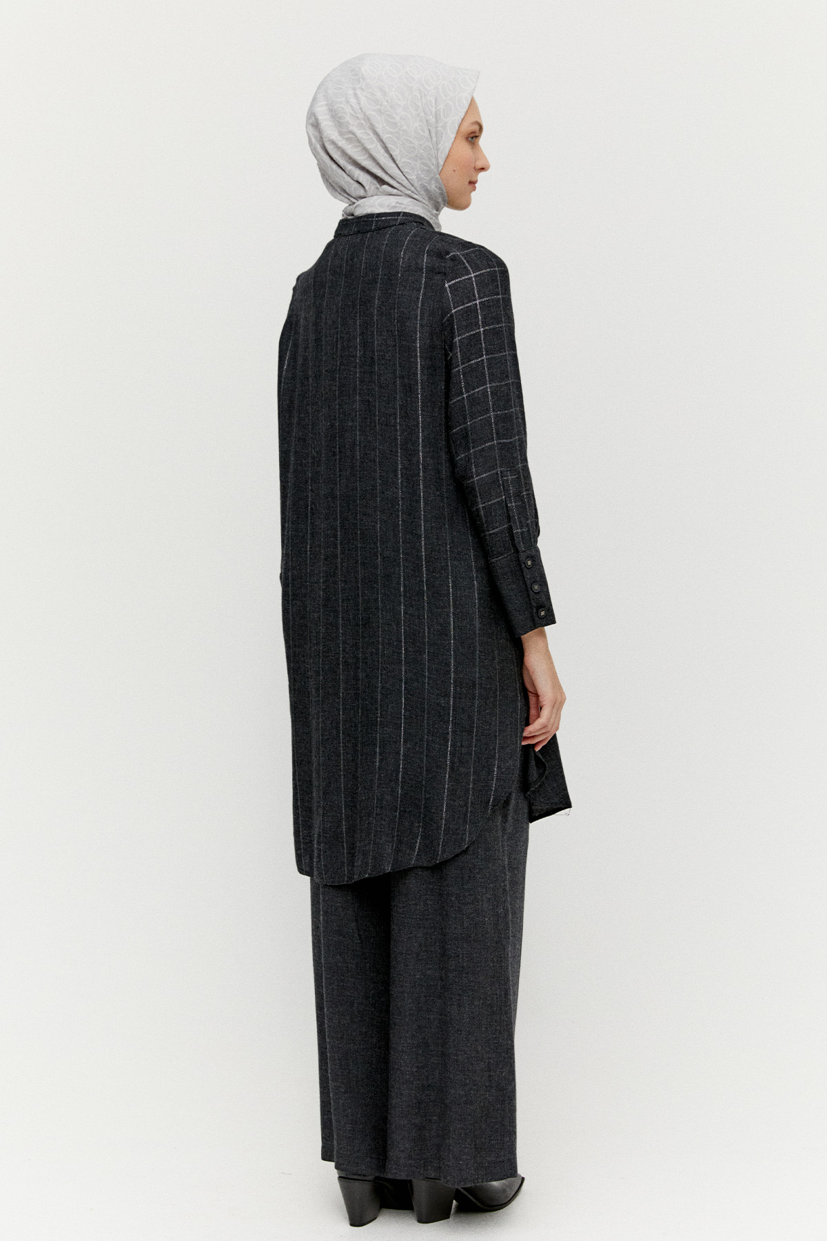 Kare Desenli Rahat Kesim İkili Takım