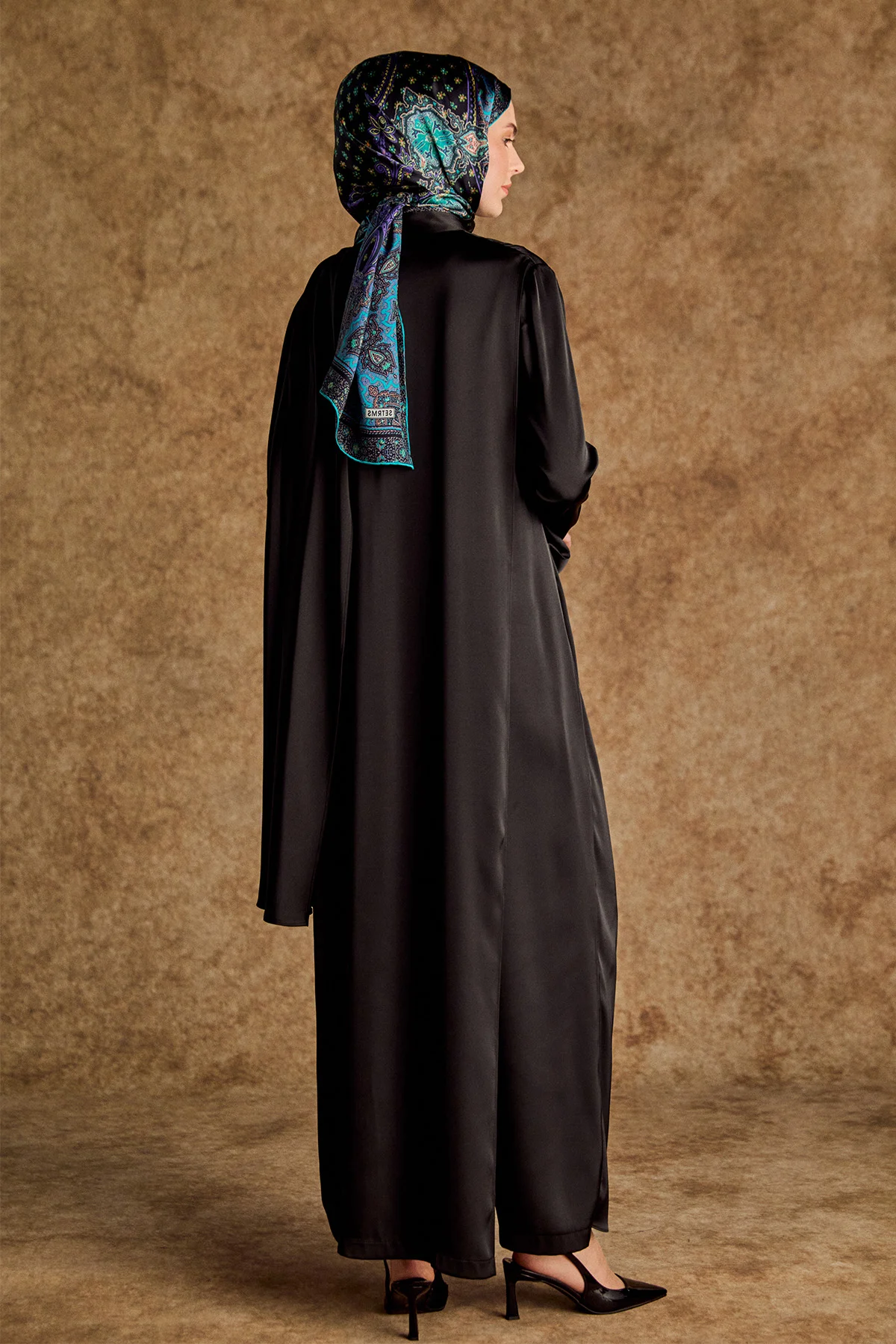 Pelerin Detaylı Toka Fularlı Tulum, Tesettür Giyim