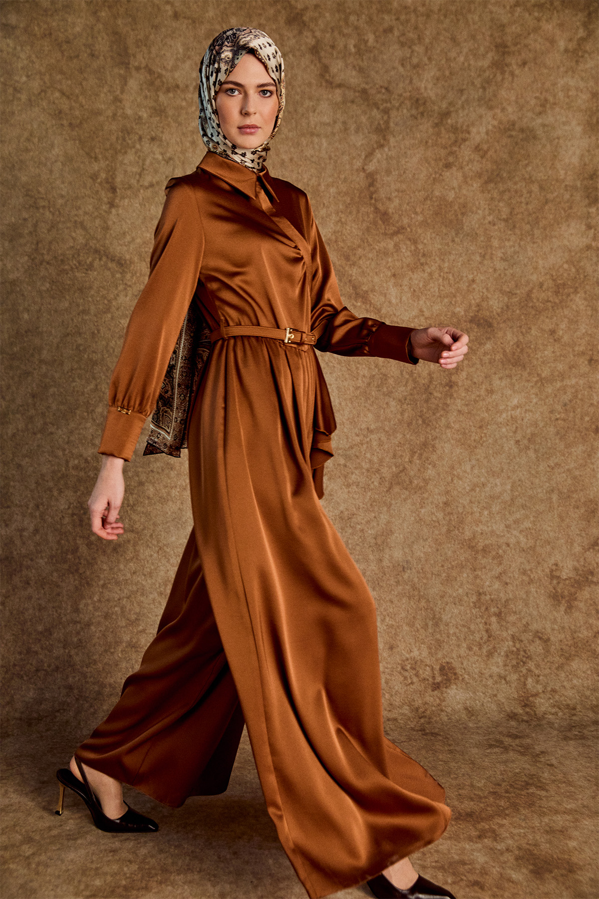 Volanlı Saten Tunik