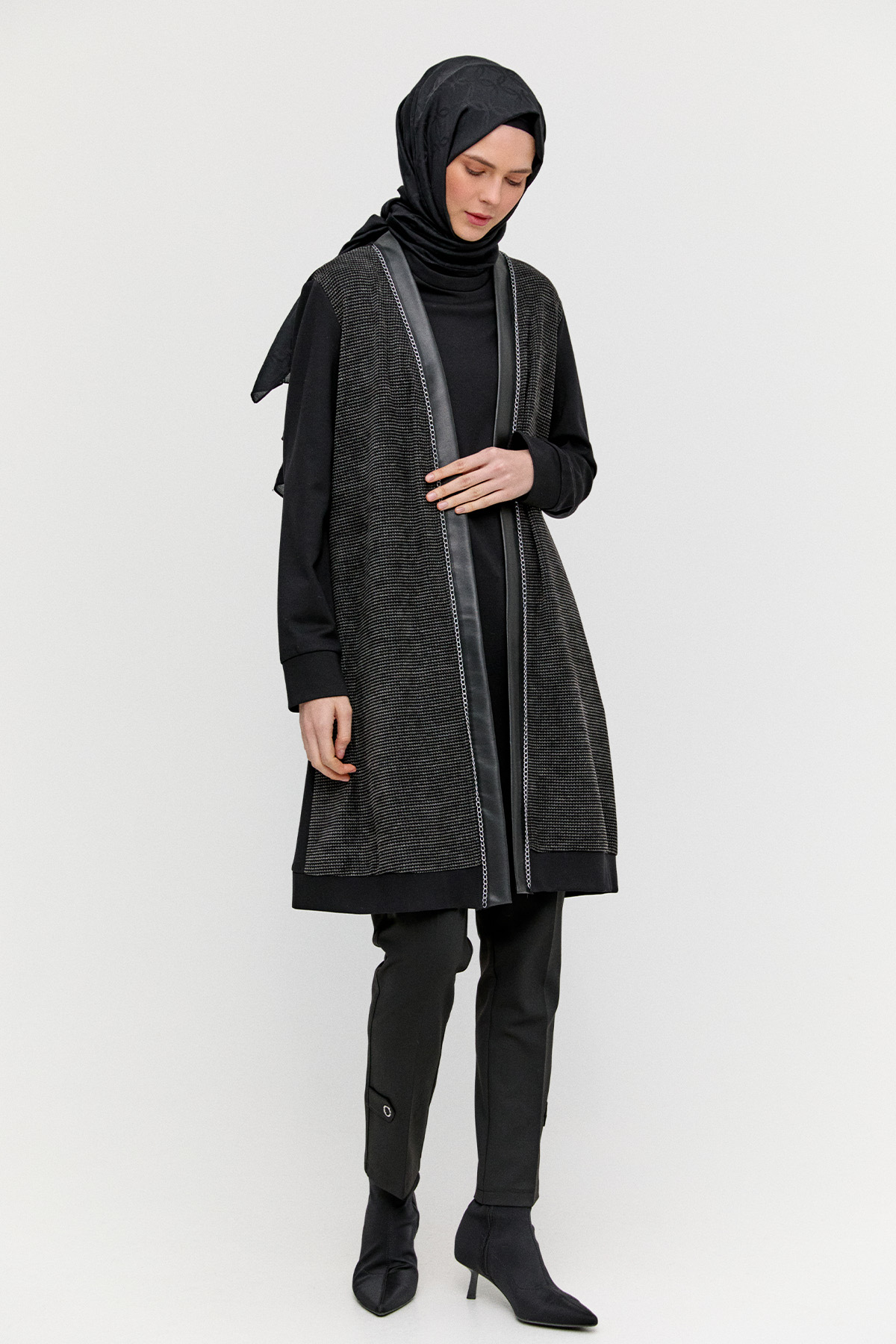 Zincir Detaylı Şal Yakalı Dokulu Twinset, Tesettür Giyim