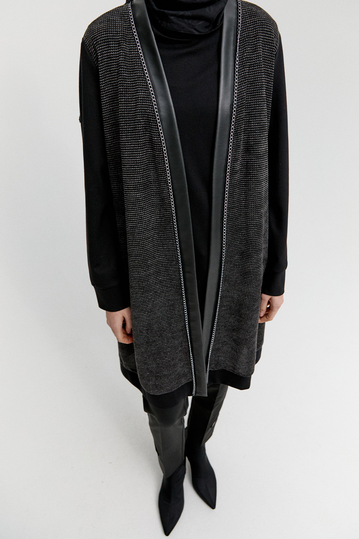 Zincir Detaylı Şal Yakalı Dokulu Twinset, Tesettür Giyim