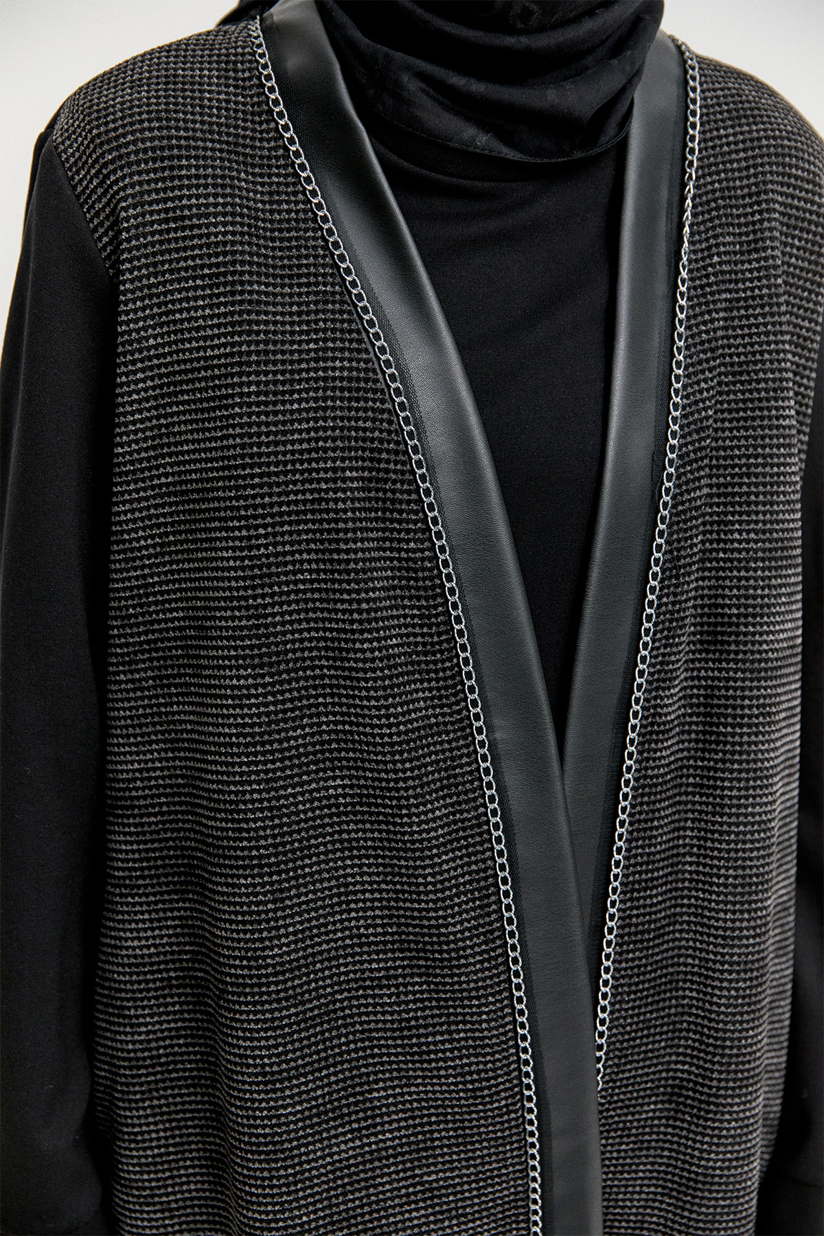 Zincir Detaylı Şal Yakalı Dokulu Twinset, Tesettür Giyim