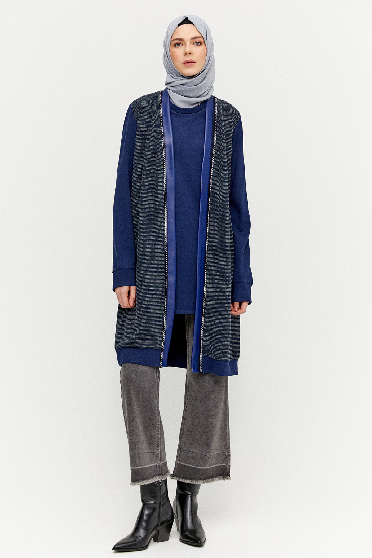 Zincir Detaylı Şal Yakalı Dokulu Twinset