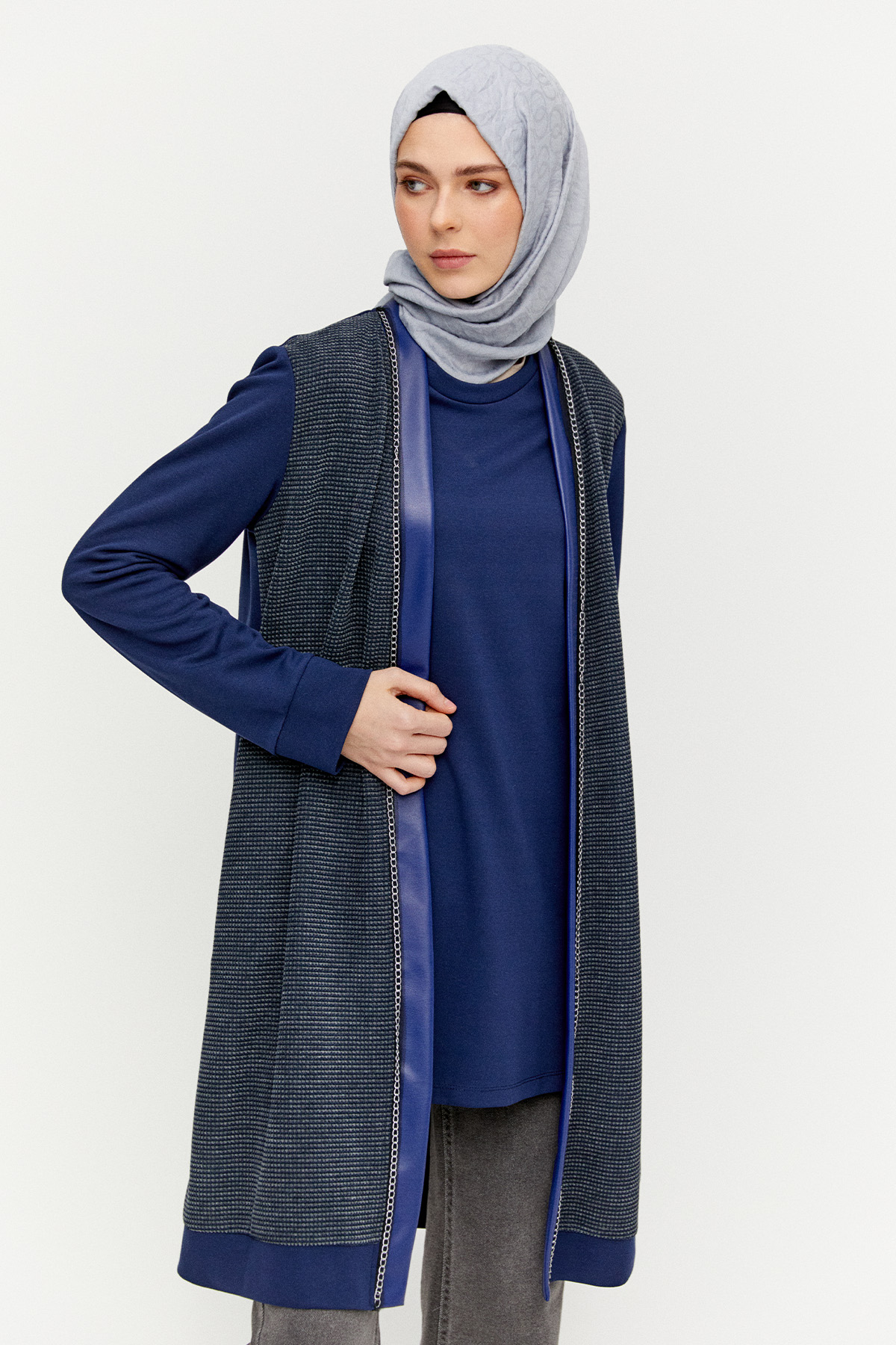 Zincir Detaylı Şal Yakalı Dokulu Twinset