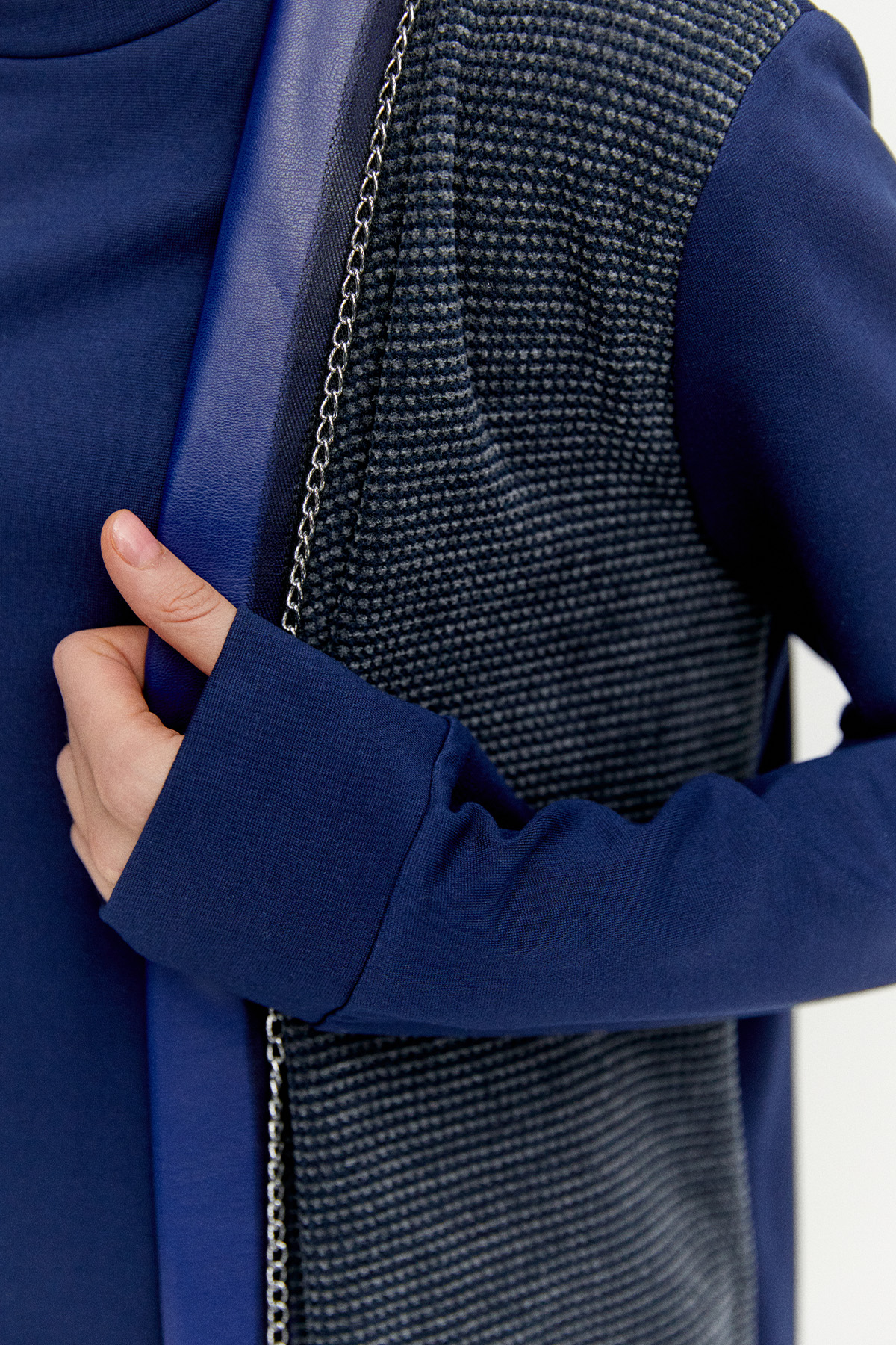 Zincir Detaylı Şal Yakalı Dokulu Twinset