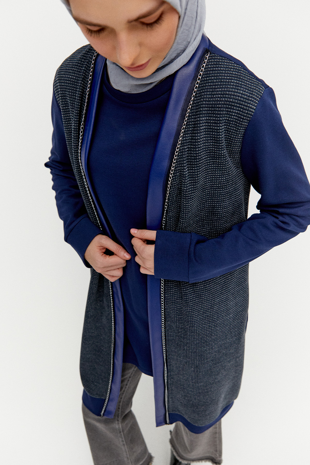 Zincir Detaylı Şal Yakalı Dokulu Twinset