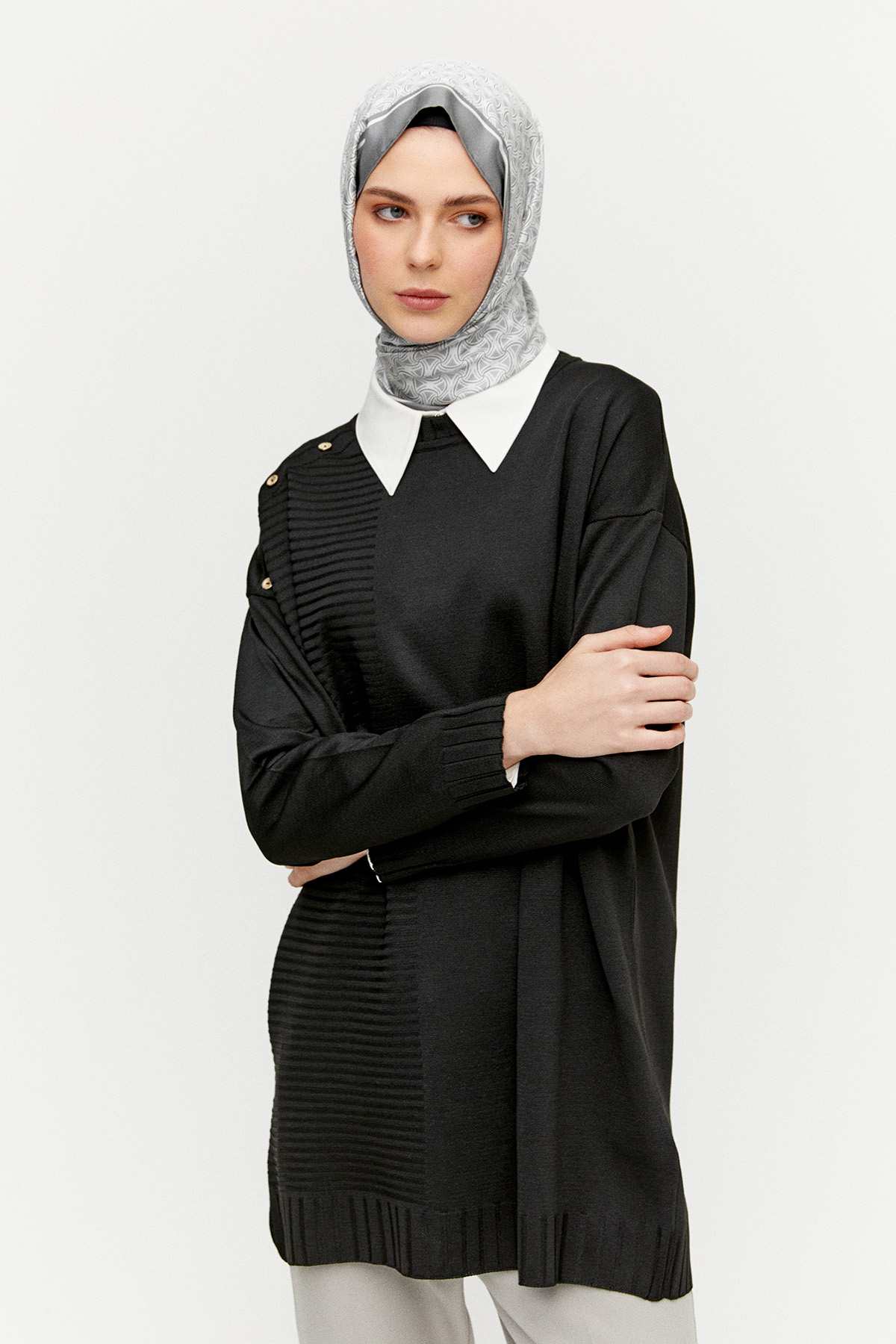 Süs Düğmeli Triko Tunik