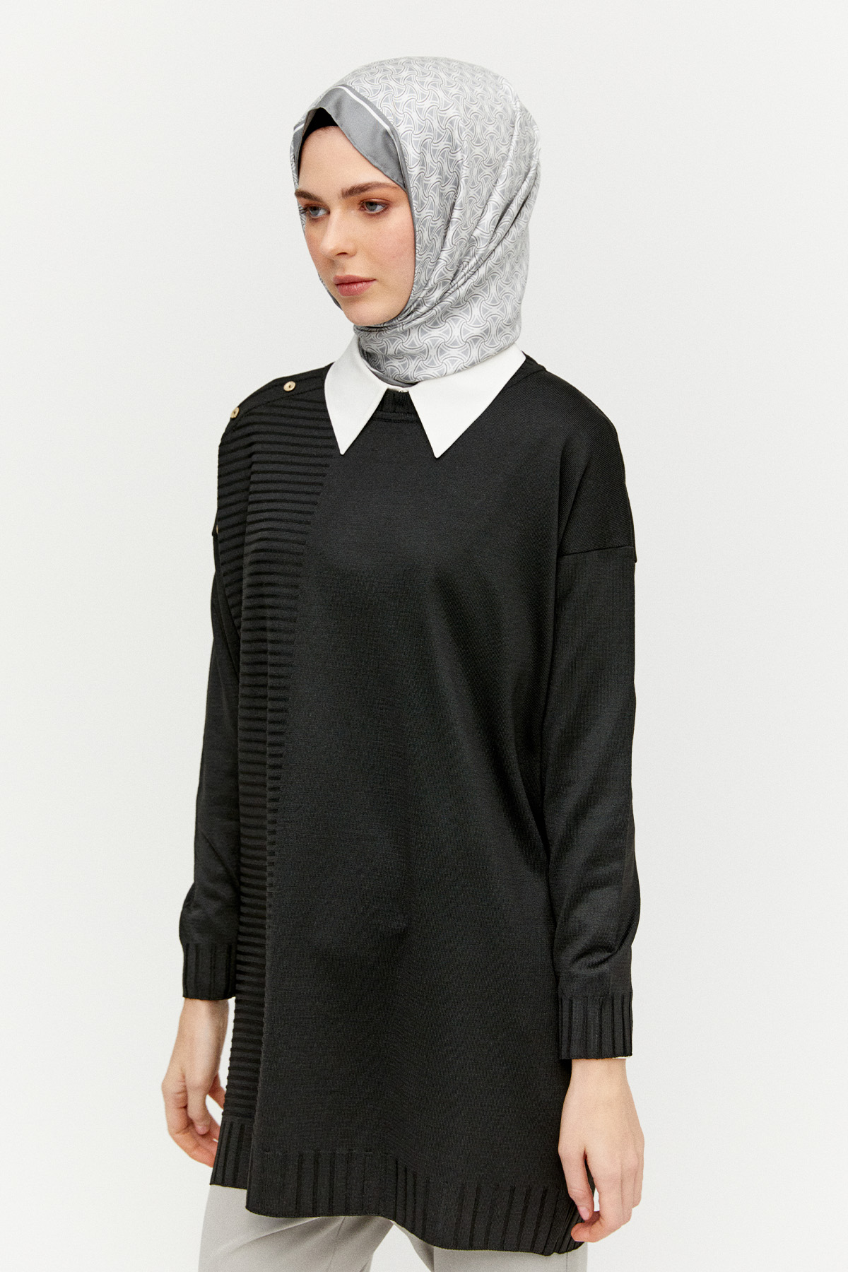 Süs Düğmeli Triko Tunik