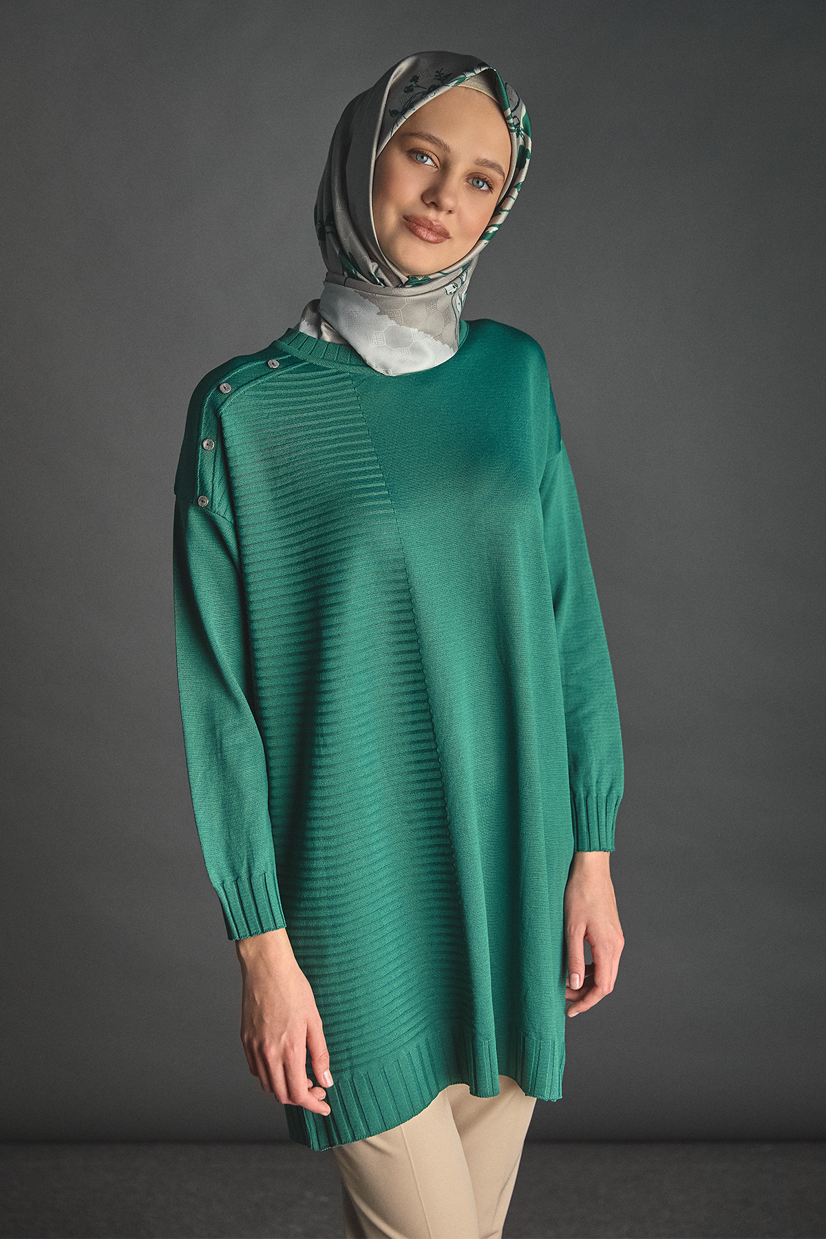 Süs Düğmeli Triko Tunik