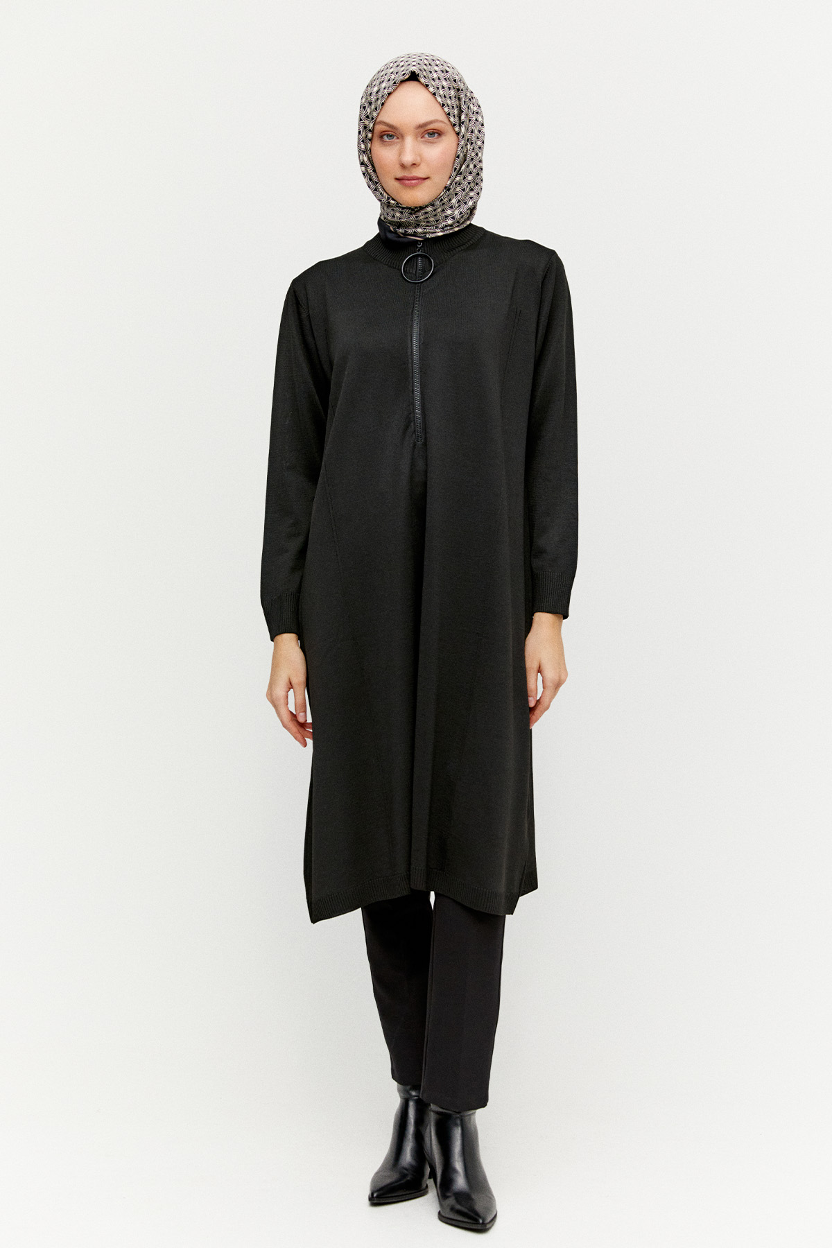 Yüksek Yakalı Uzun Triko Tunik