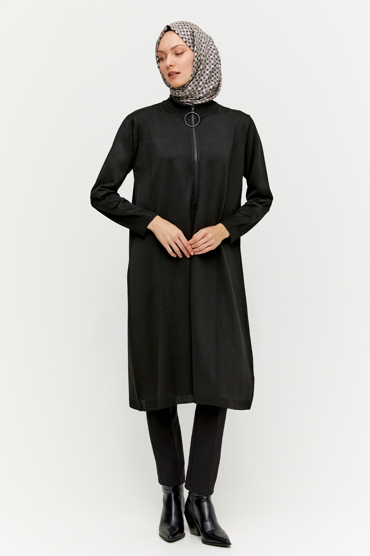 Yüksek Yakalı Uzun Triko Tunik