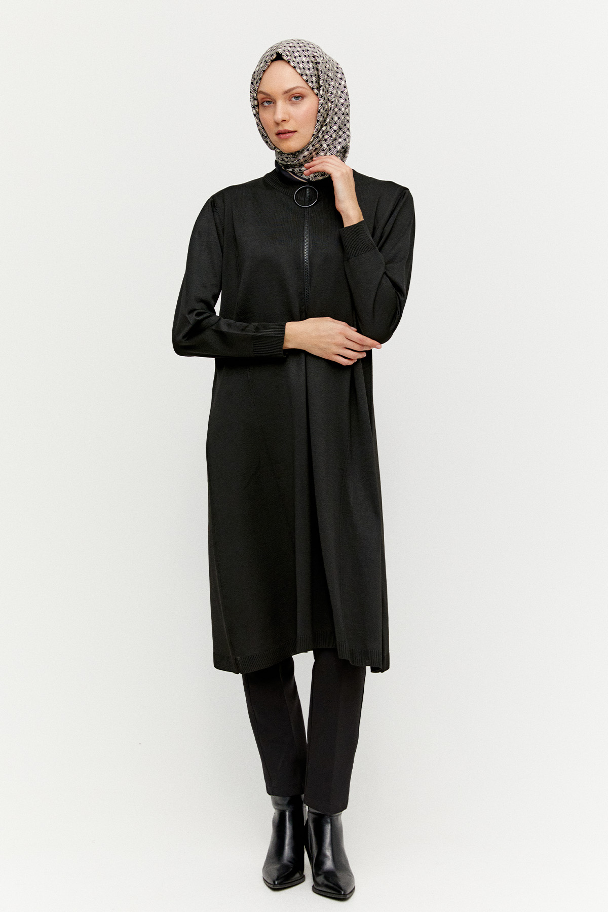 Yüksek Yakalı Uzun Triko Tunik