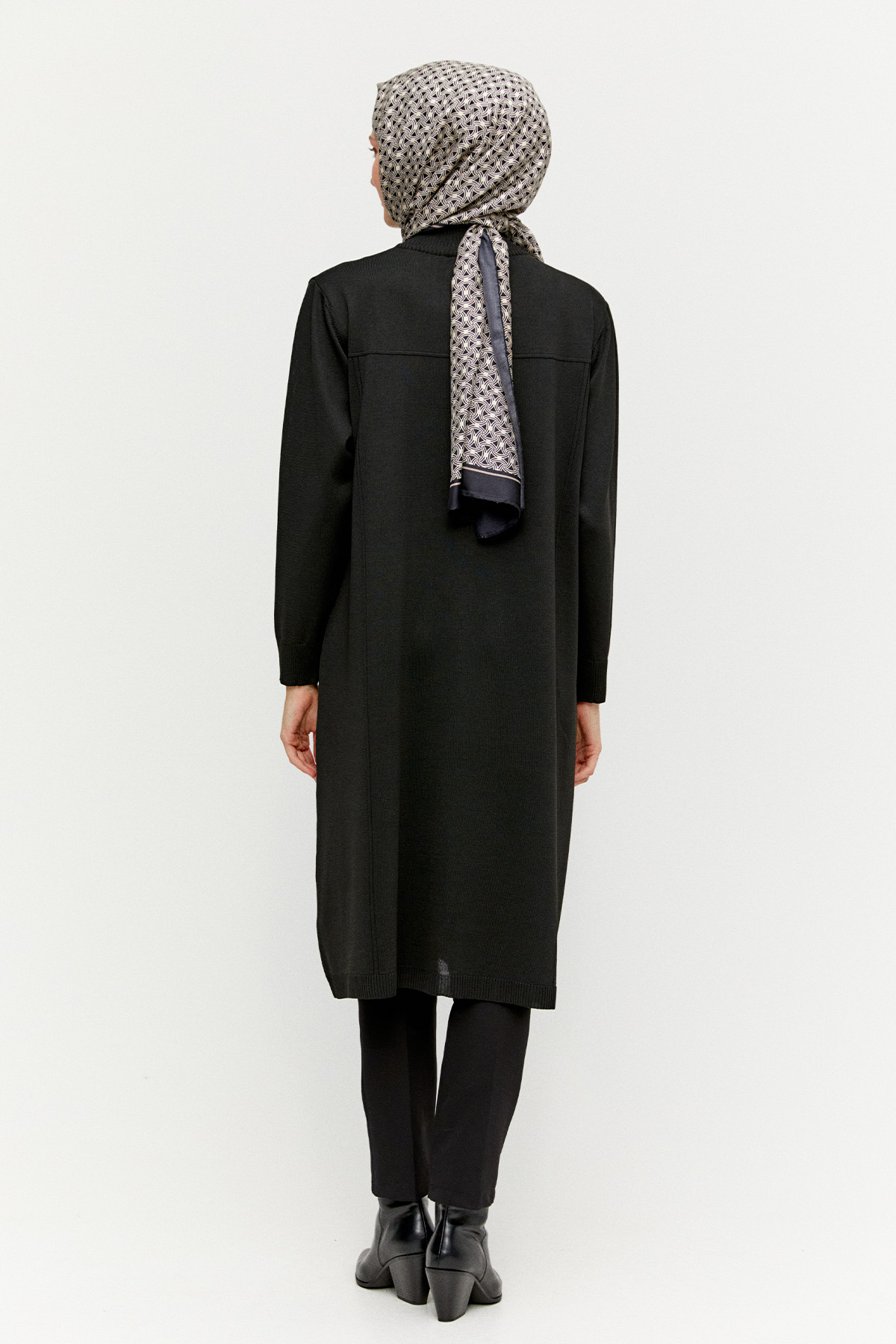 Yüksek Yakalı Uzun Triko Tunik