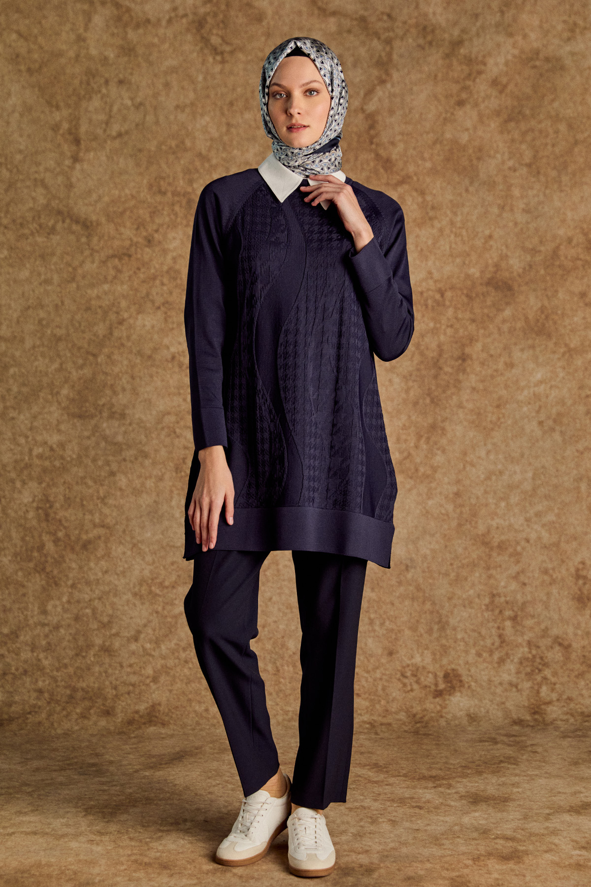 Kazayağı Desenli Reglan Kol Tunik