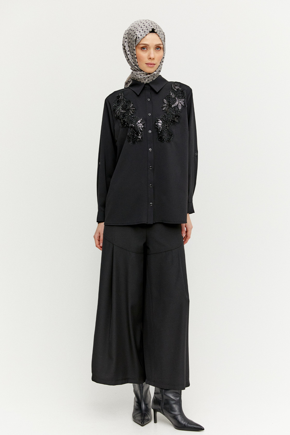 Boncuk Aplikeli Şifon Tunik