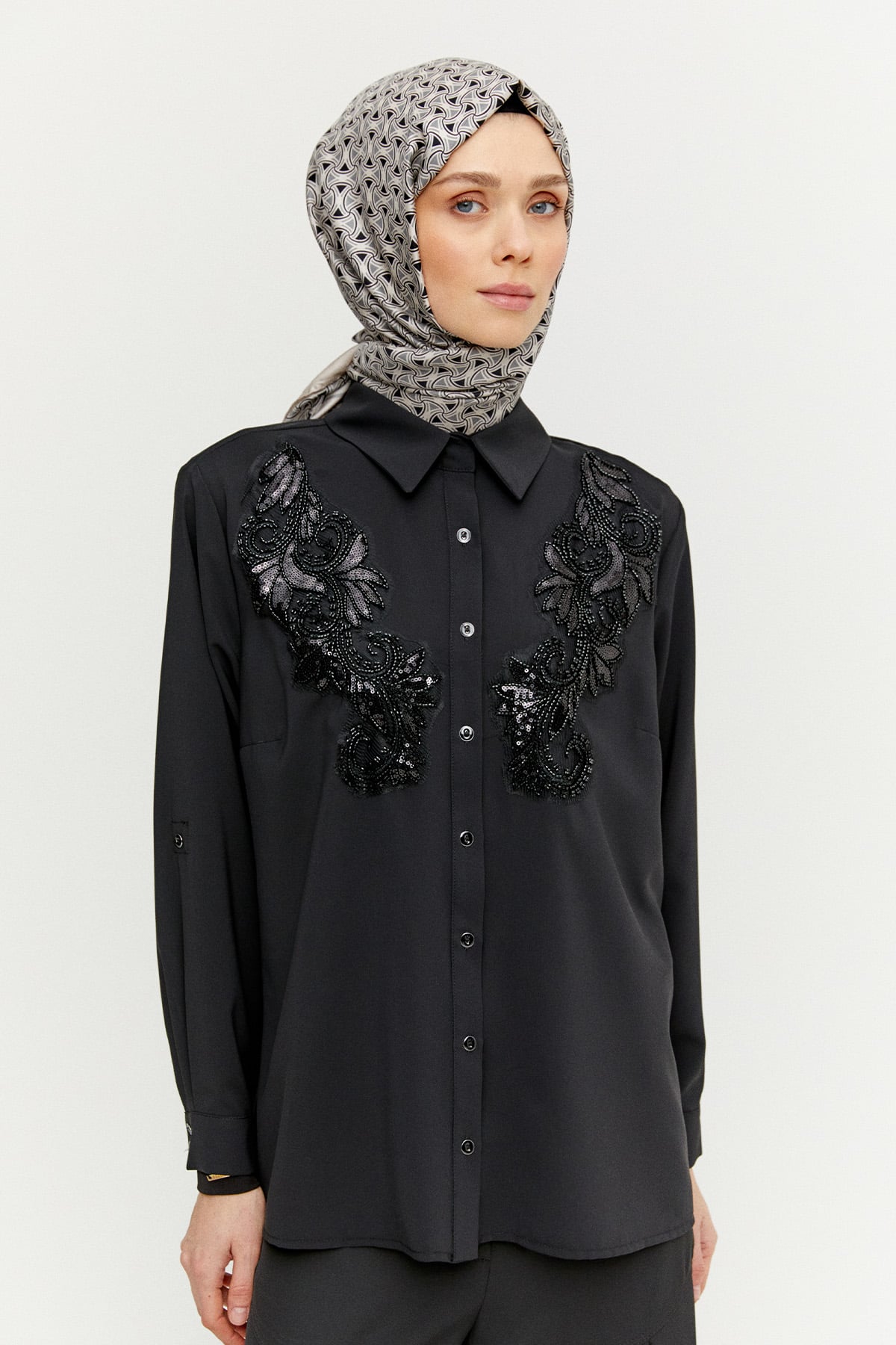 Boncuk Aplikeli Şifon Tunik