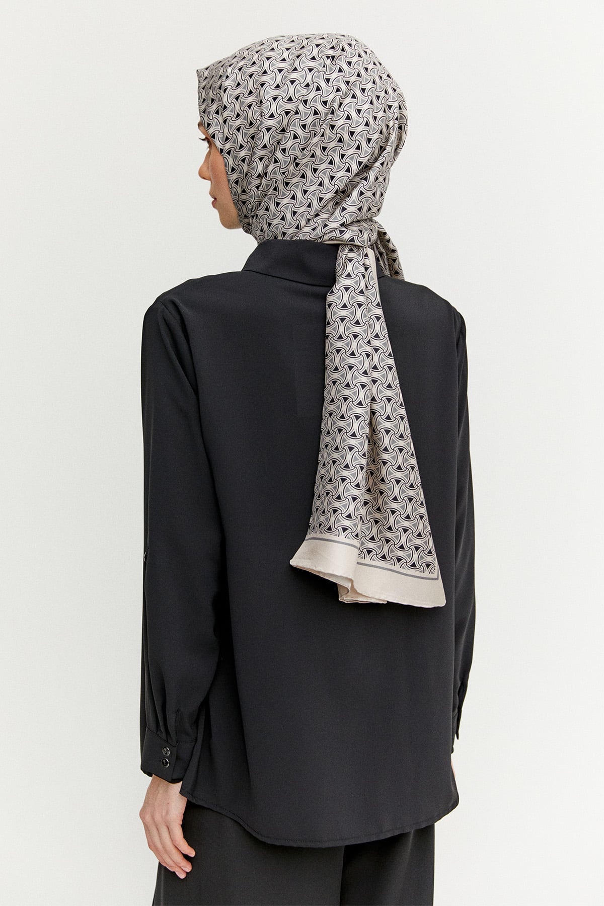 Boncuk Aplikeli Şifon Tunik