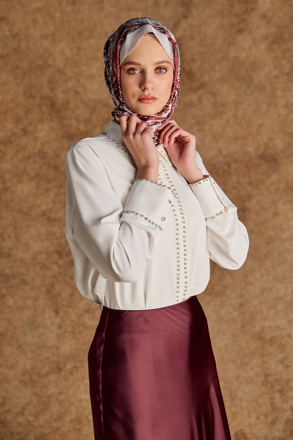 Taş Detaylı Gömlek Yaka Şifon Tunik