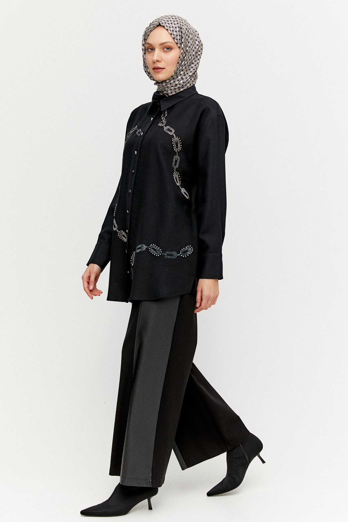 Taşlı Zincir Desenli Tunik