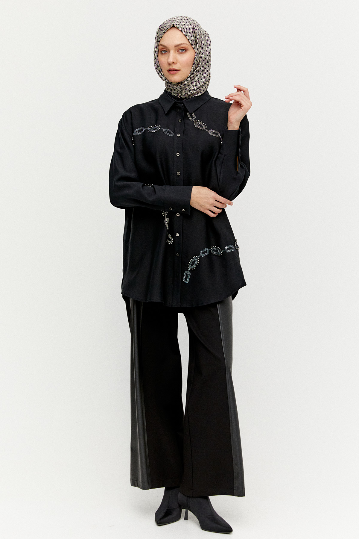 Taşlı Zincir Desenli Tunik