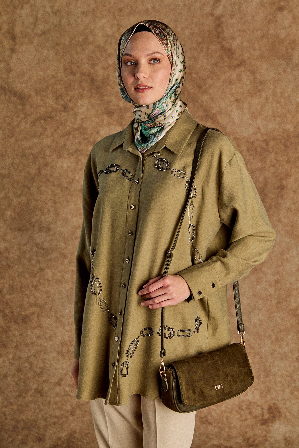 Taşlı Zincir Desenli Tunik