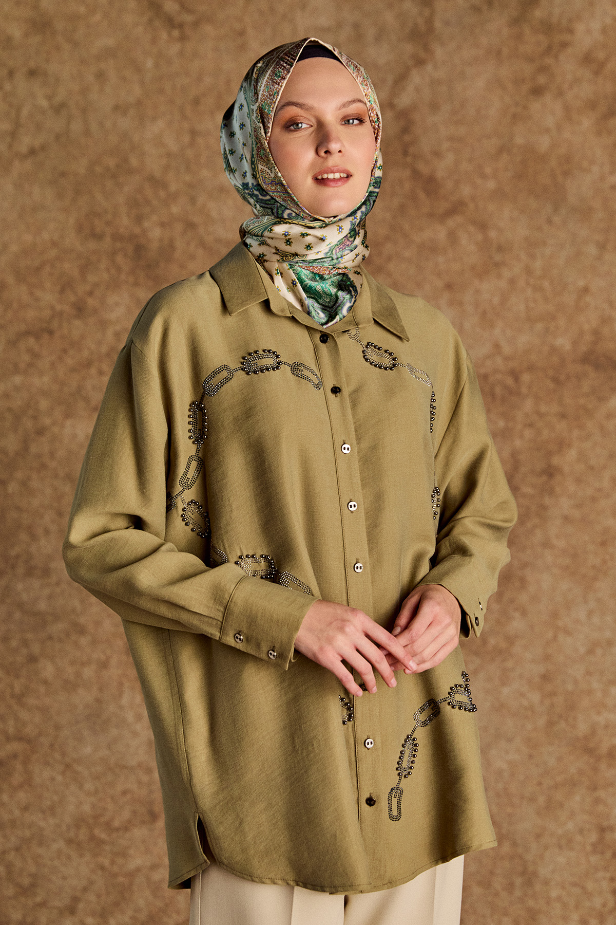 Taşlı Zincir Desenli Tunik