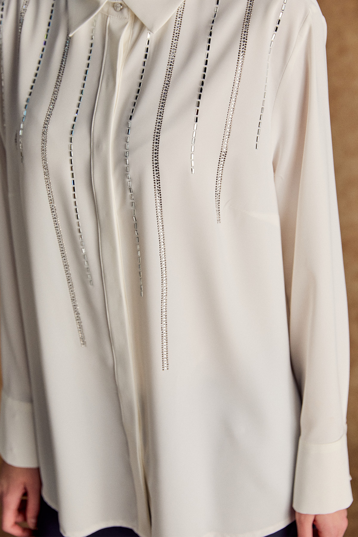 Taş Detaylı Gömlek Yakalı Tunik