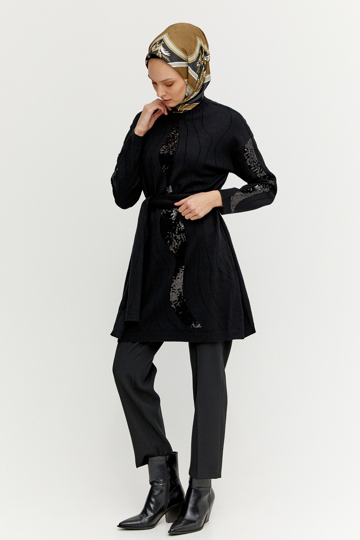 Payet Desenli Kuşaklı Triko Tunik, Tesettür Giyim