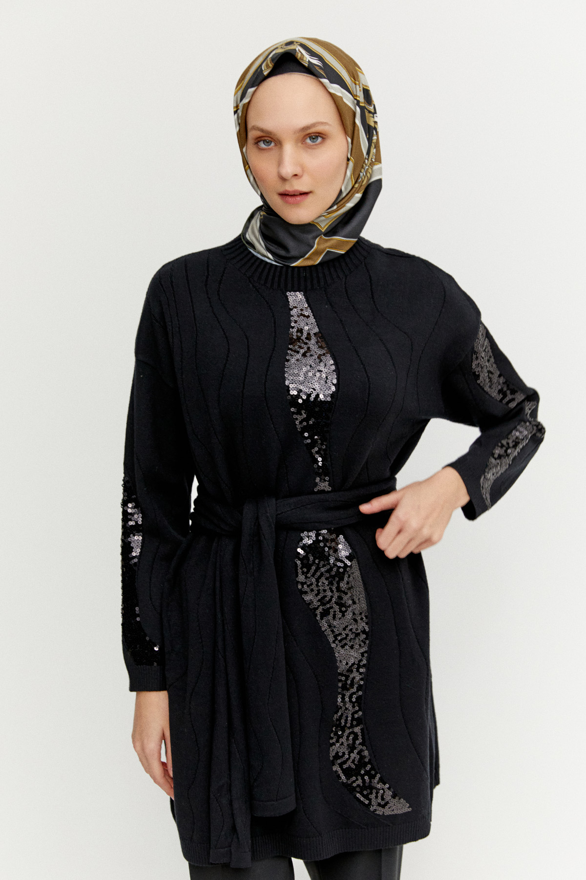 Payet Desenli Kuşaklı Triko Tunik, Tesettür Giyim