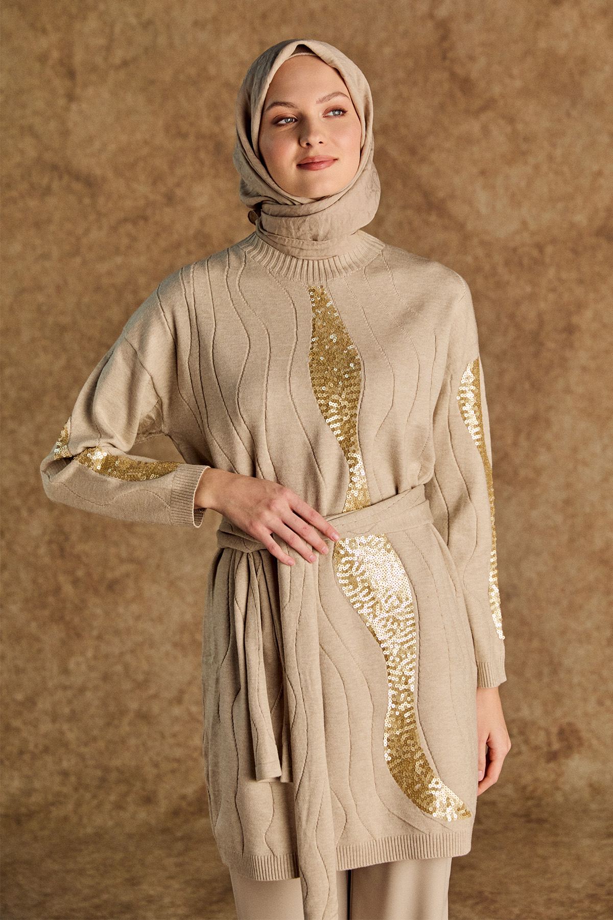 Payet Desenli Kuşaklı Triko Tunik