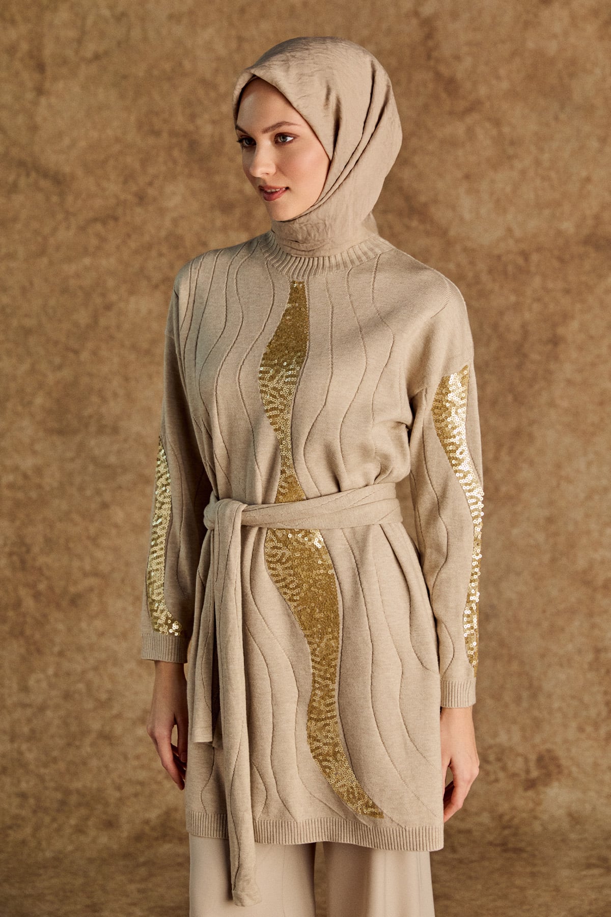 Payet Desenli Kuşaklı Triko Tunik