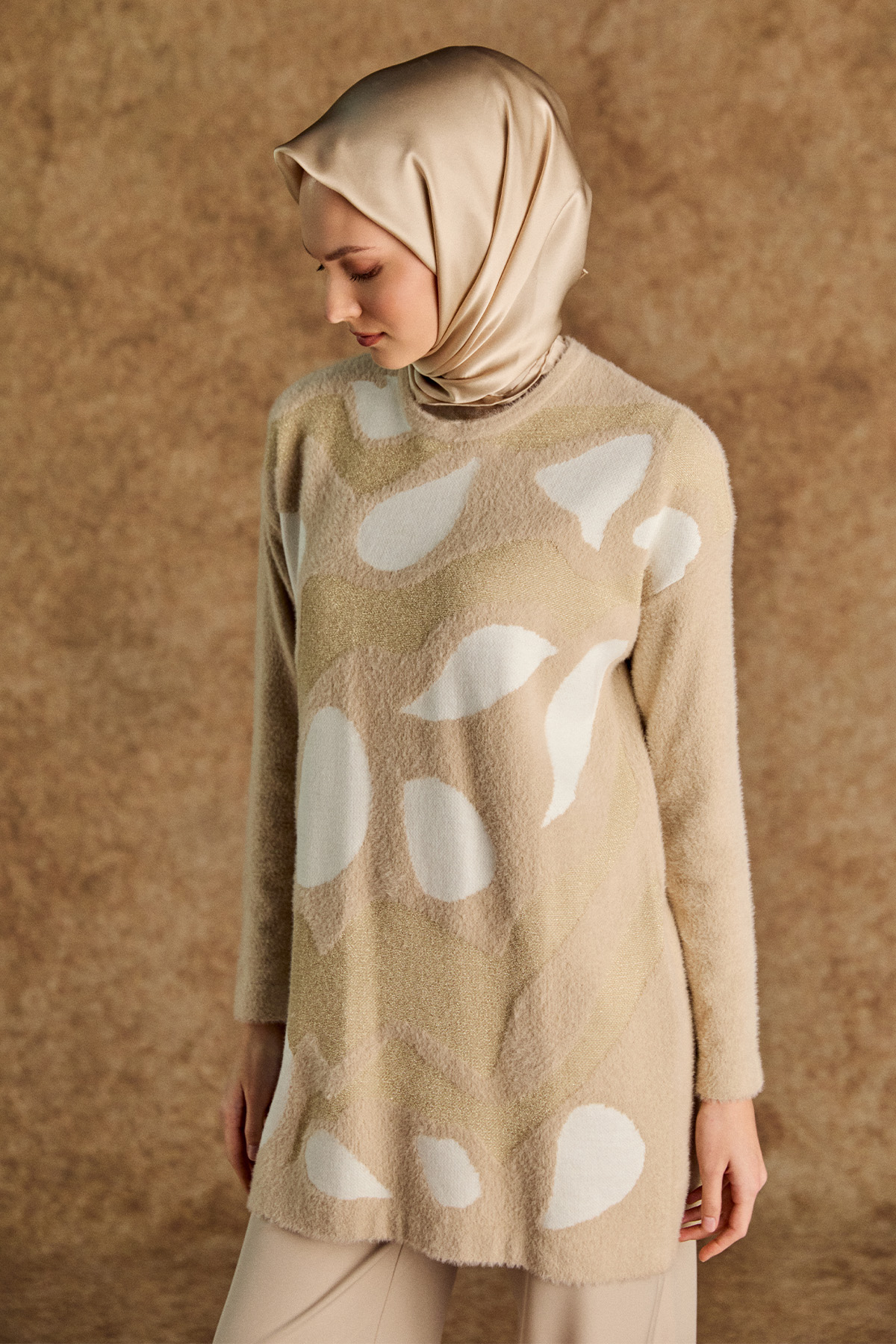 Desenli Yuvarlak Yakalı Triko Tunik