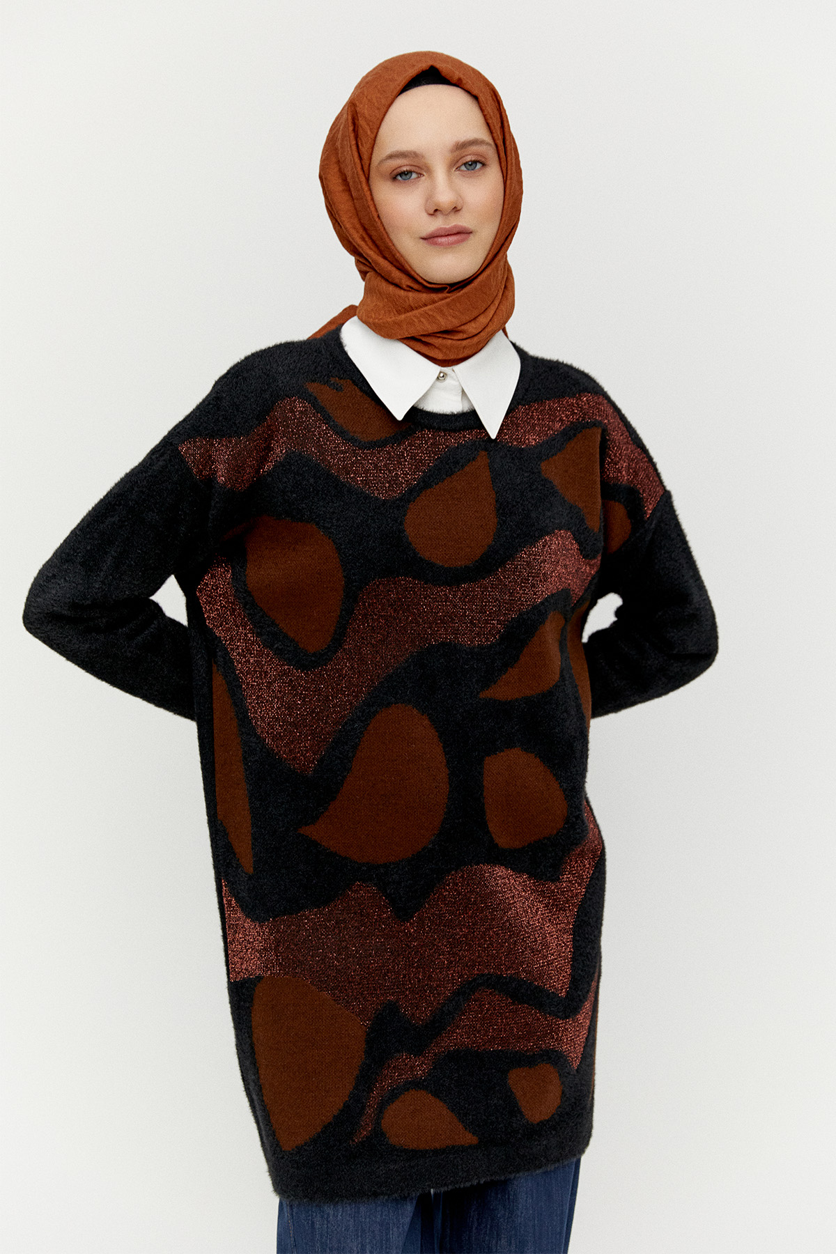 Desenli Yuvarlak Yakalı Triko Tunik